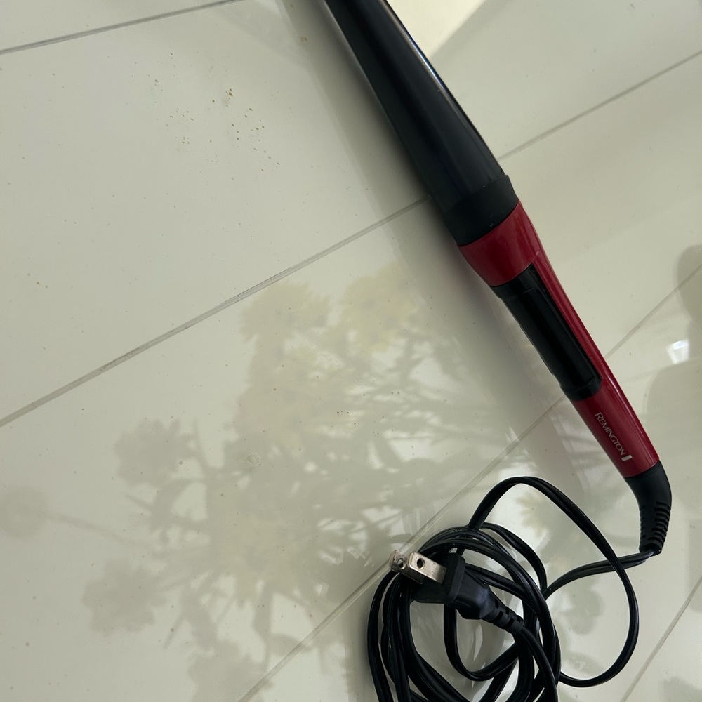 Remington Red and Black Hair Curler